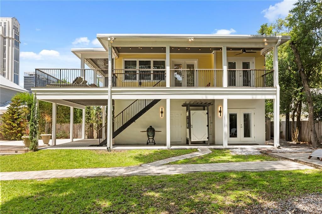 Activo con contrato: $1,049,000 (4 camas, 3 baños, 2634 Pies cuadrados)