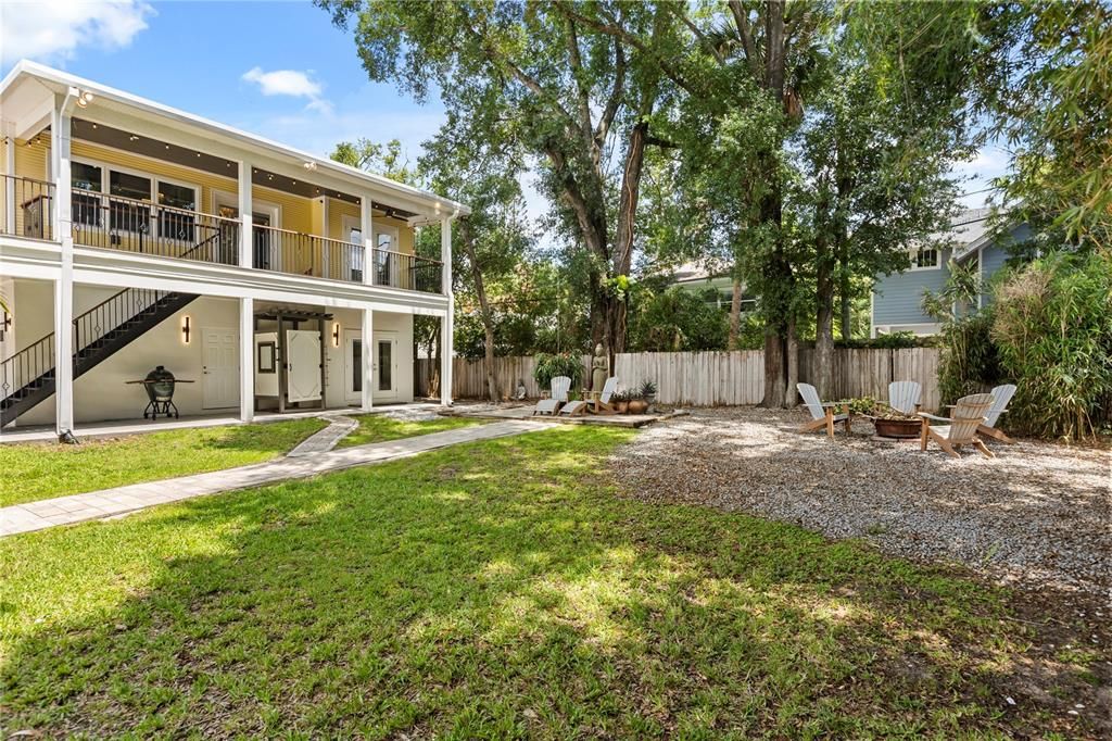 Activo con contrato: $1,049,000 (4 camas, 3 baños, 2634 Pies cuadrados)