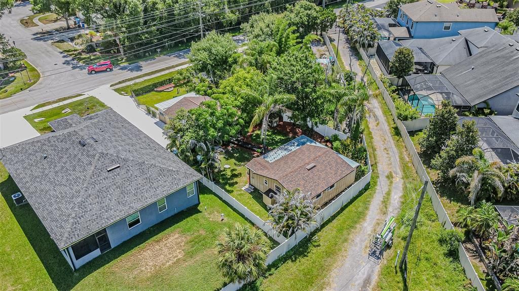 На продажу: $339,000 (2 спален, 2 ванн, 1035 Квадратных фут)
