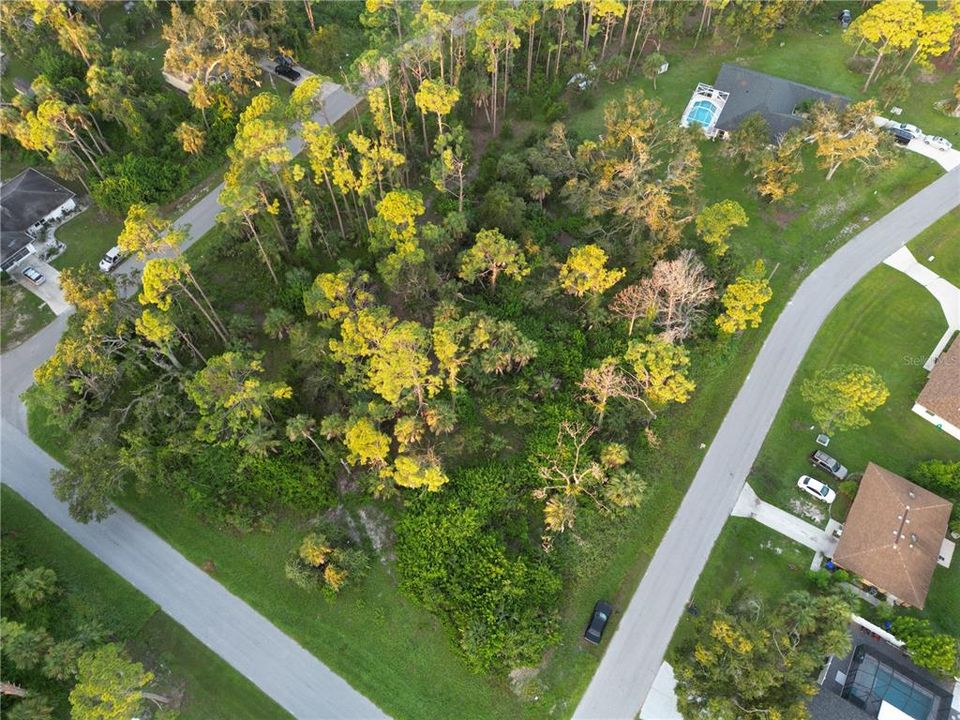 待售: $180,000 (1.55 acres)