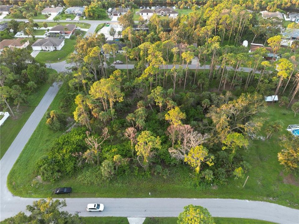 待售: $180,000 (1.55 acres)