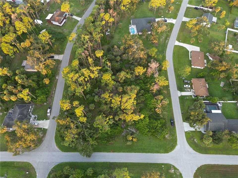 待售: $180,000 (1.55 acres)