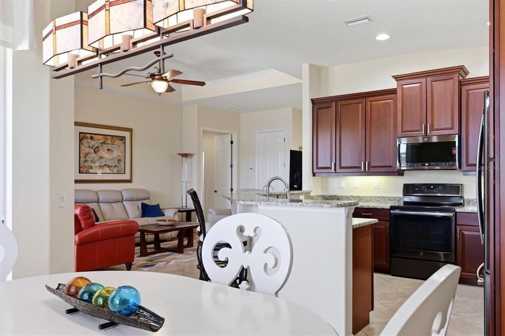 Activo con contrato: $429,900 (2 camas, 2 baños, 1674 Pies cuadrados)