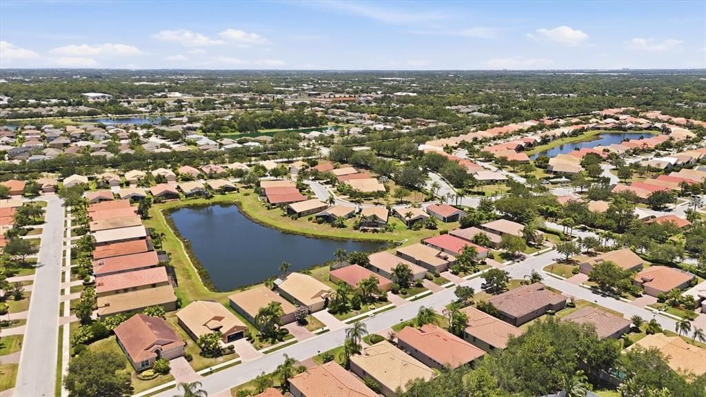 Activo con contrato: $429,900 (2 camas, 2 baños, 1674 Pies cuadrados)