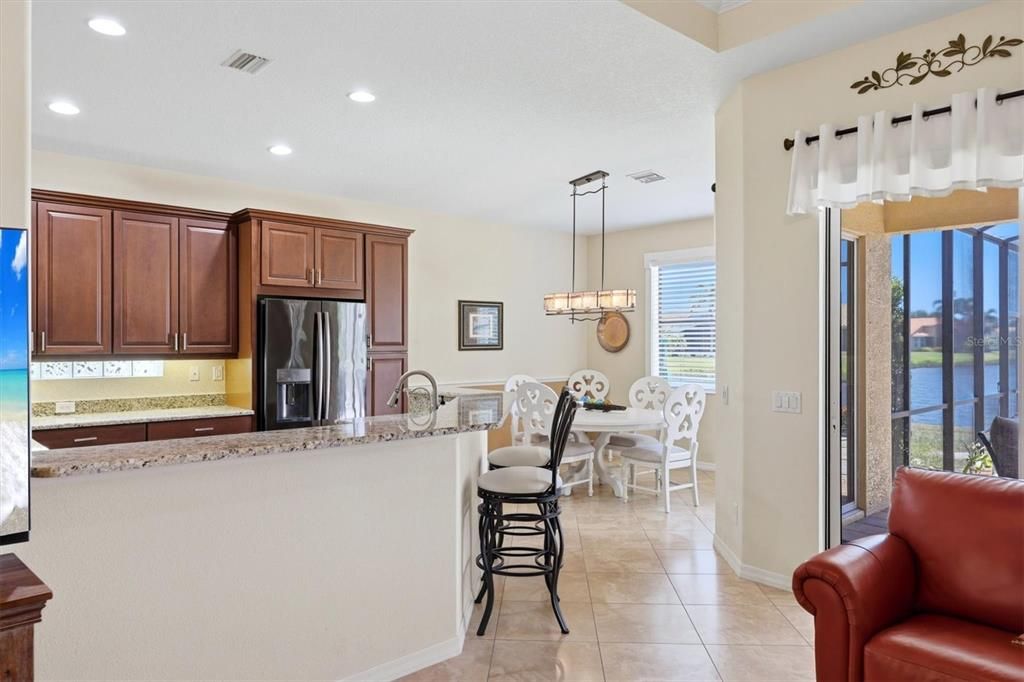 Activo con contrato: $429,900 (2 camas, 2 baños, 1674 Pies cuadrados)