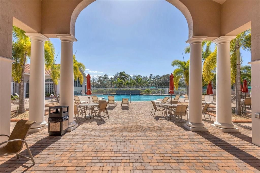 Activo con contrato: $429,900 (2 camas, 2 baños, 1674 Pies cuadrados)