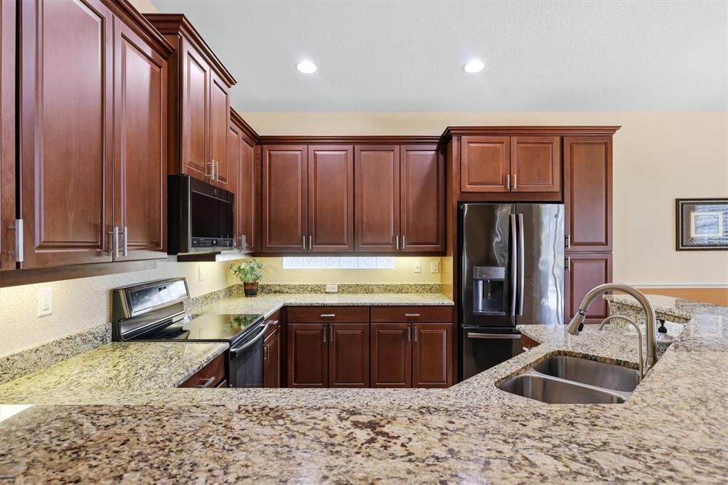 Activo con contrato: $429,900 (2 camas, 2 baños, 1674 Pies cuadrados)