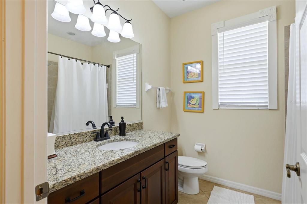 Activo con contrato: $429,900 (2 camas, 2 baños, 1674 Pies cuadrados)