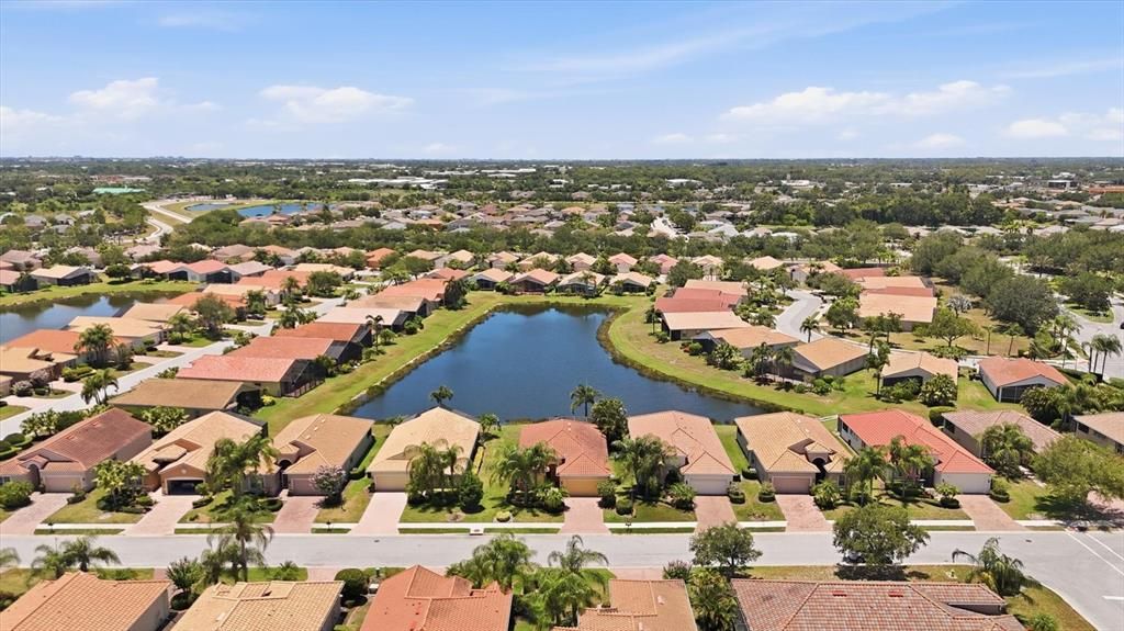 Activo con contrato: $429,900 (2 camas, 2 baños, 1674 Pies cuadrados)