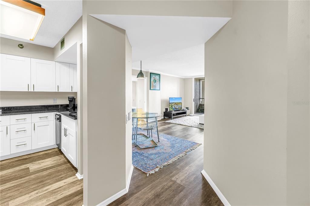 En Venta: $215,000 (2 camas, 2 baños, 1075 Pies cuadrados)