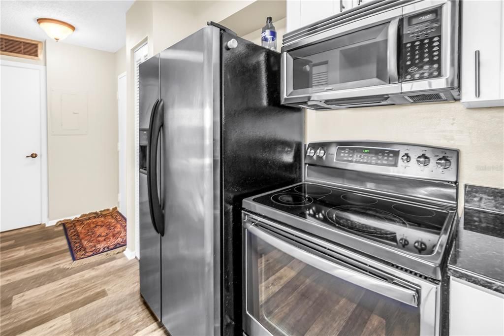 En Venta: $215,000 (2 camas, 2 baños, 1075 Pies cuadrados)