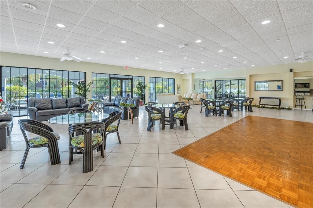 En Venta: $215,000 (2 camas, 2 baños, 1075 Pies cuadrados)