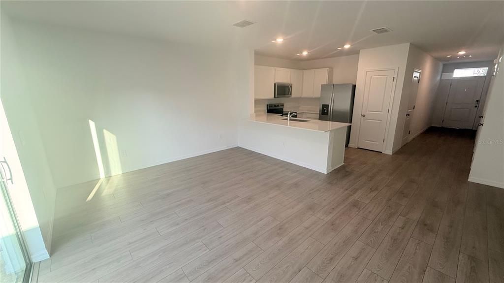В аренду: $2,195 (3 спален, 2 ванн, 1463 Квадратных фут)