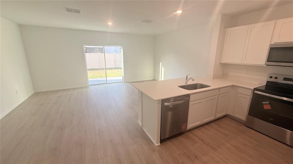 В аренду: $2,195 (3 спален, 2 ванн, 1463 Квадратных фут)