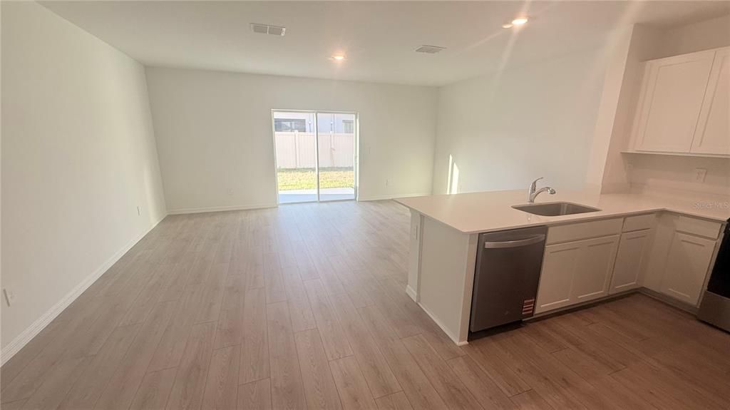 В аренду: $2,195 (3 спален, 2 ванн, 1463 Квадратных фут)