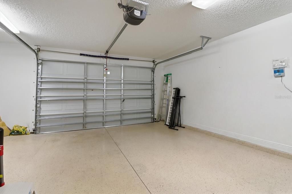 For Sale: $307,900 (2 beds, 2 baths, 1156 Square Feet)