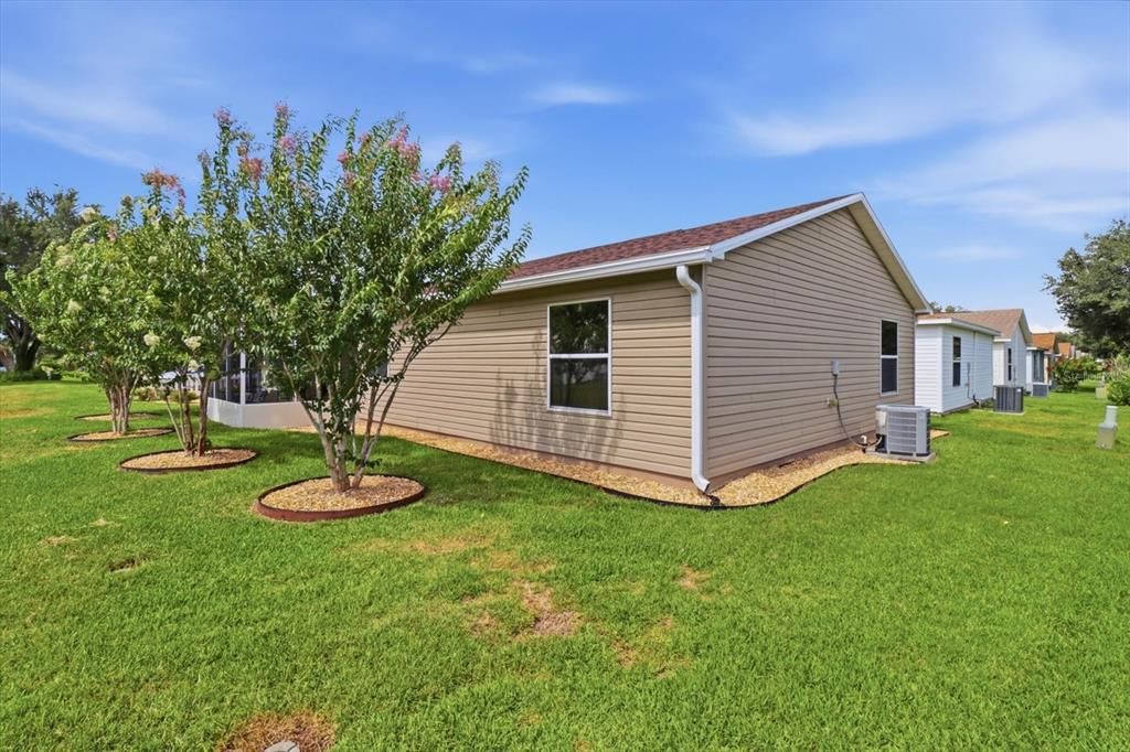 For Sale: $307,900 (2 beds, 2 baths, 1156 Square Feet)