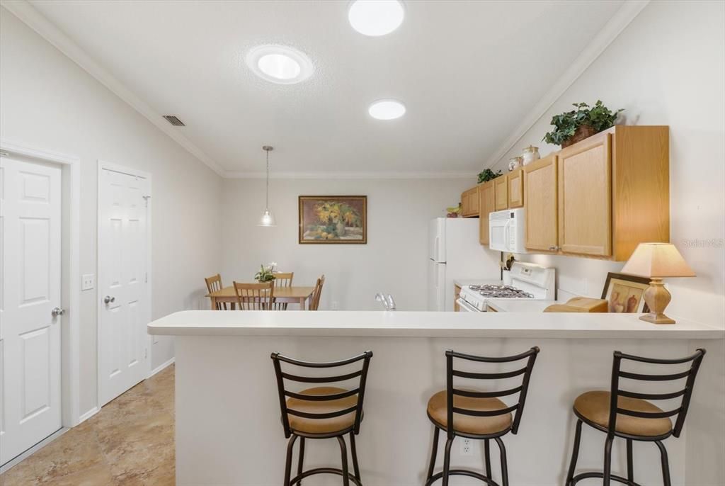 For Sale: $307,900 (2 beds, 2 baths, 1156 Square Feet)