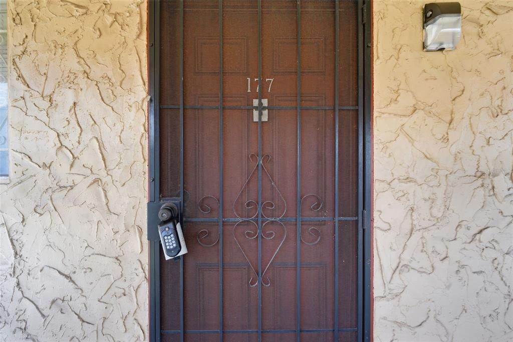 For Sale: $85,000 (2 beds, 1 baths, 832 Square Feet)