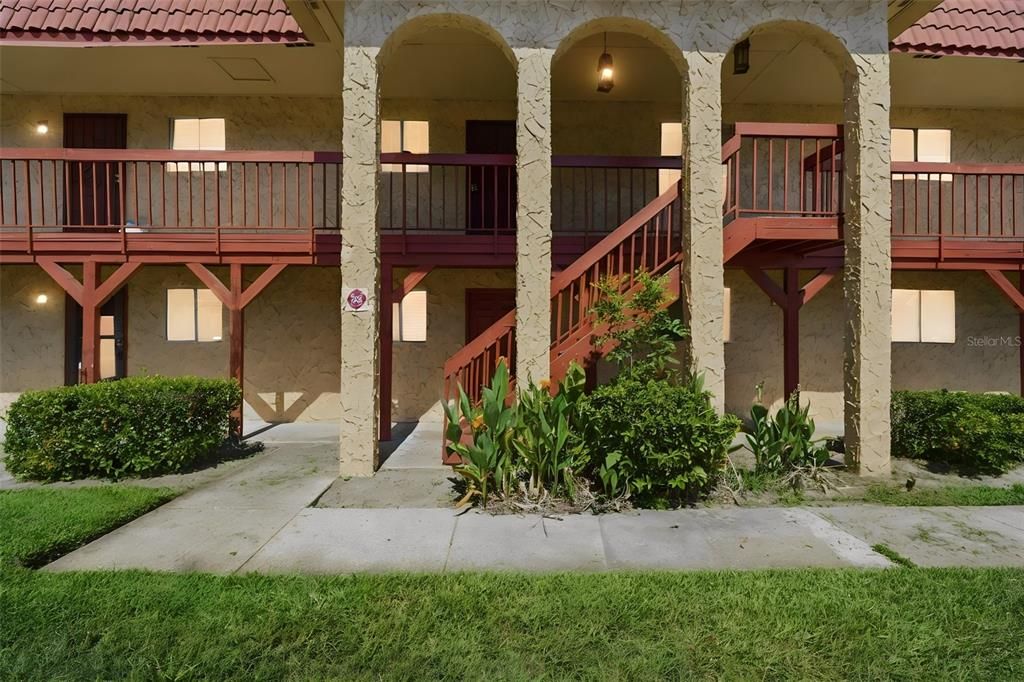 For Sale: $85,000 (2 beds, 1 baths, 832 Square Feet)