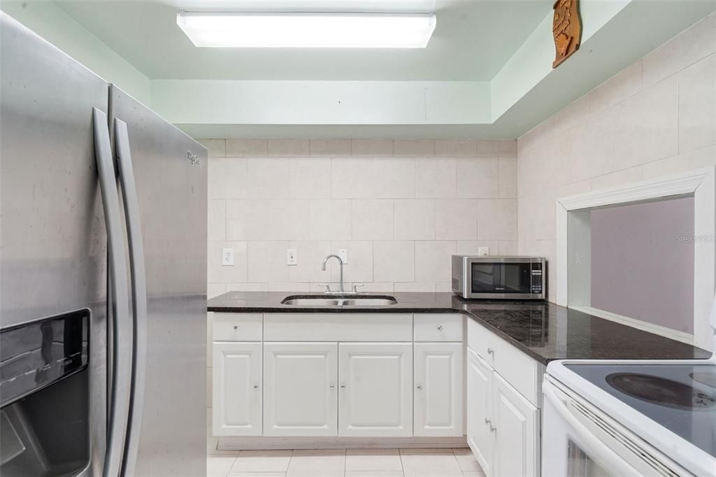 For Sale: $85,000 (2 beds, 1 baths, 832 Square Feet)