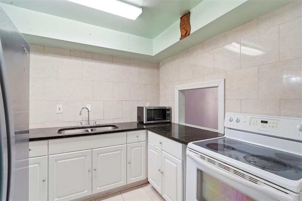 For Sale: $85,000 (2 beds, 1 baths, 832 Square Feet)