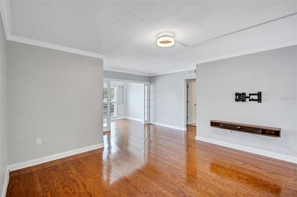 En Venta: $264,900 (2 camas, 1 baños, 713 Pies cuadrados)