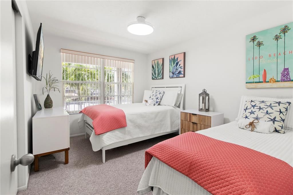 En Venta: $479,000 (2 camas, 2 baños, 1072 Pies cuadrados)