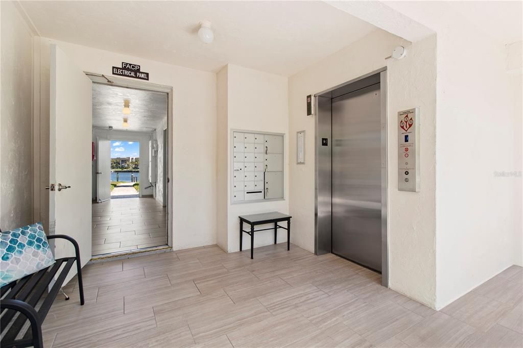 En Venta: $479,000 (2 camas, 2 baños, 1072 Pies cuadrados)