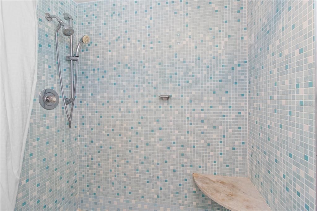 En Venta: $479,000 (2 camas, 2 baños, 1072 Pies cuadrados)