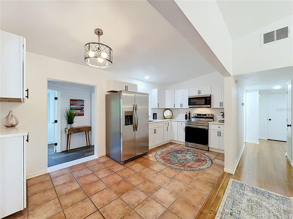 На продажу: $429,900 (4 спален, 2 ванн, 1536 Квадратных фут)