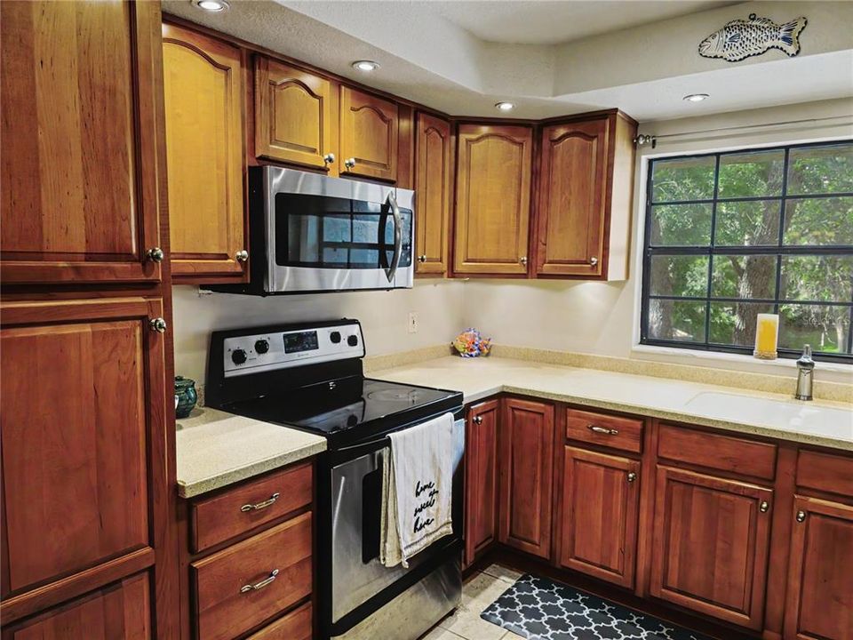 На продажу: $198,500 (2 спален, 1 ванн, 1020 Квадратных фут)