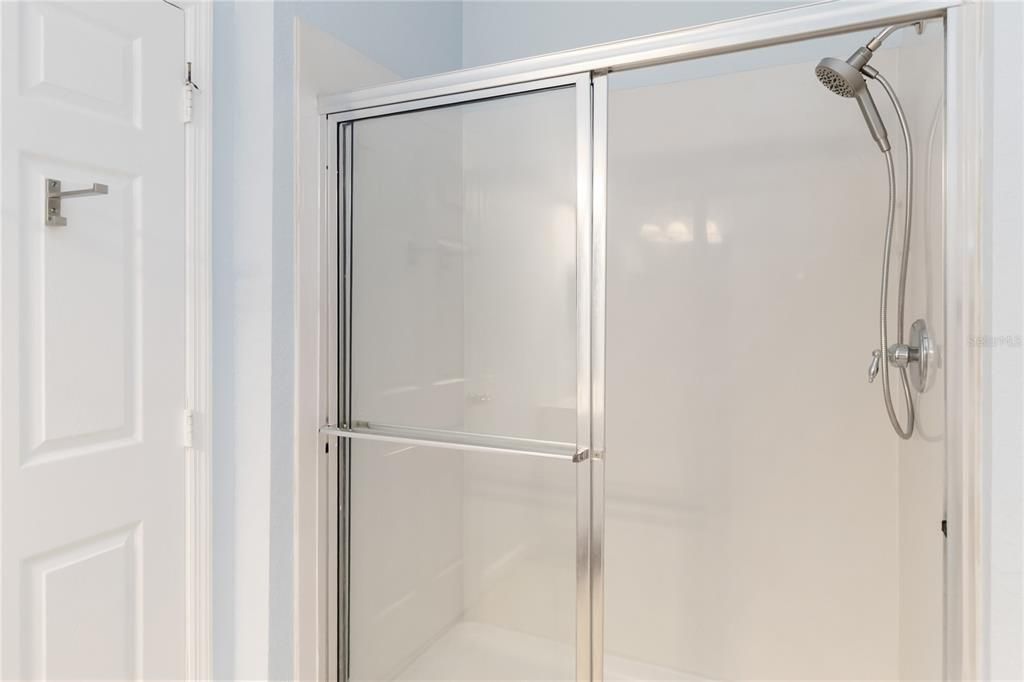 For Sale: $359,900 (3 beds, 3 baths, 1723 Square Feet)
