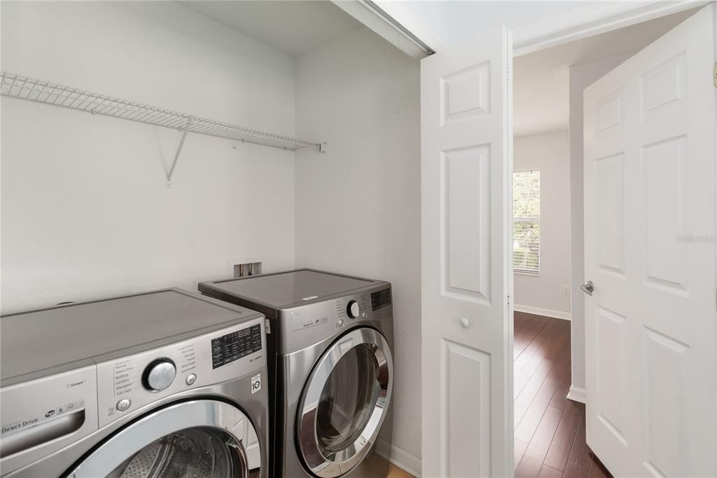 For Sale: $359,900 (3 beds, 3 baths, 1723 Square Feet)