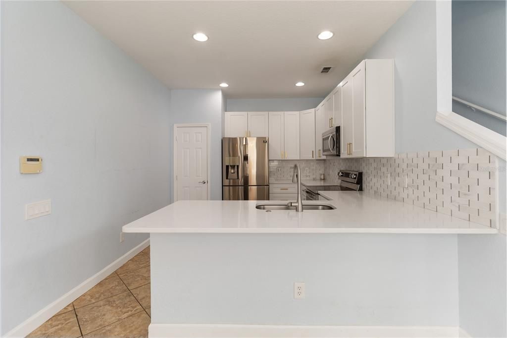 For Sale: $359,900 (3 beds, 3 baths, 1723 Square Feet)