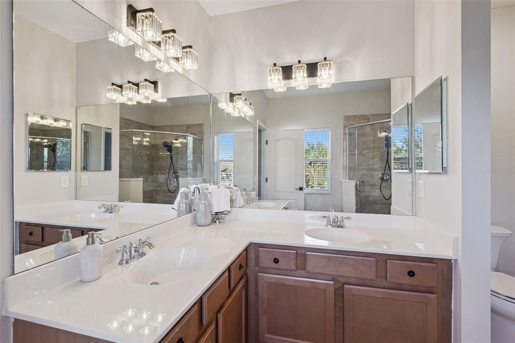 For Sale: $300,000 (3 beds, 2 baths, 1526 Square Feet)