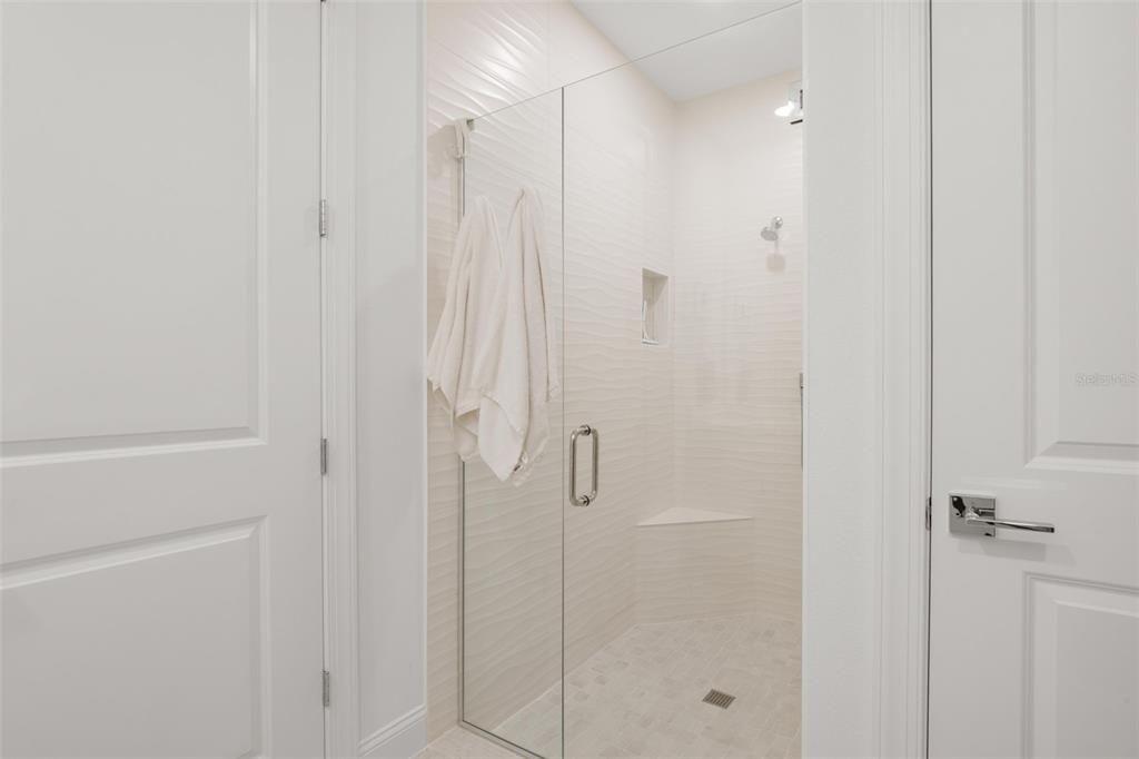 For Sale: $409,900 (3 beds, 2 baths, 1805 Square Feet)