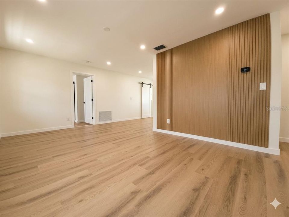 На продажу: $399,900 (3 спален, 2 ванн, 1306 Квадратных фут)