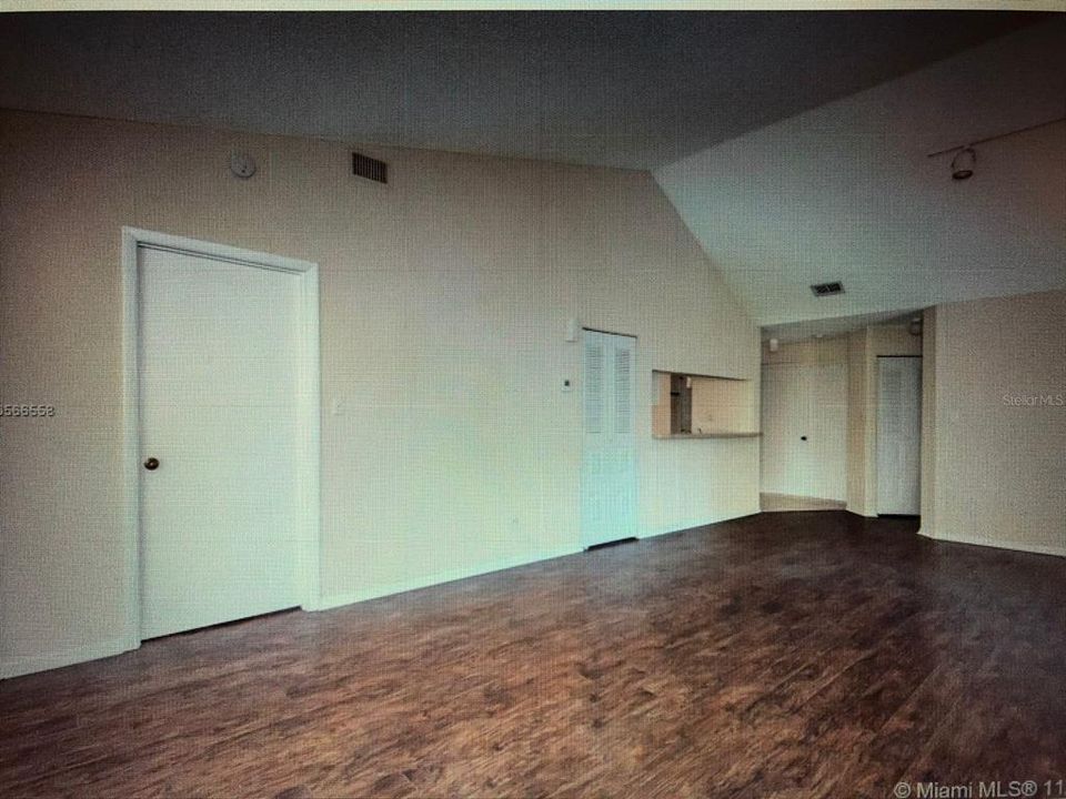На продажу: $249,000 (2 спален, 2 ванн, 1044 Квадратных фут)