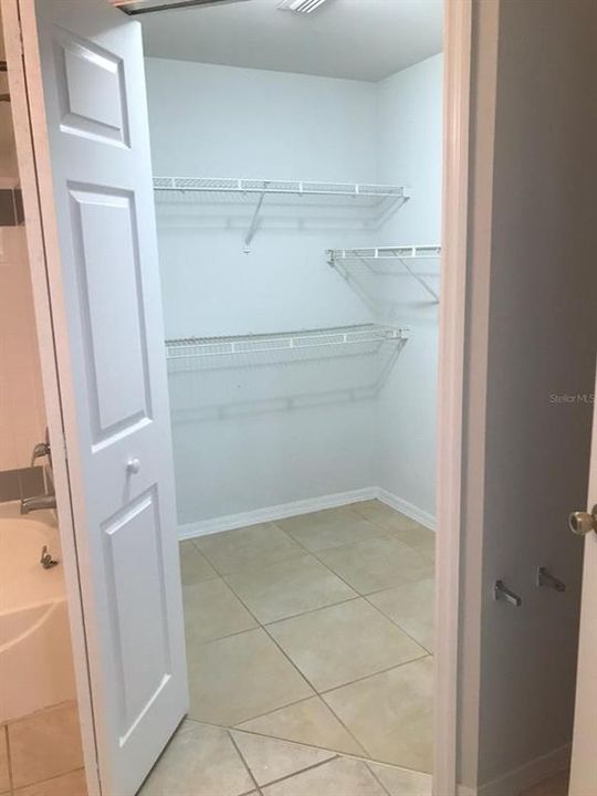 В аренду: $1,825 (2 спален, 2 ванн, 1107 Квадратных фут)