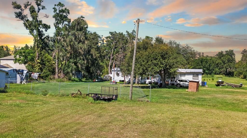 На продажу: $475,000 (2.08 acres)