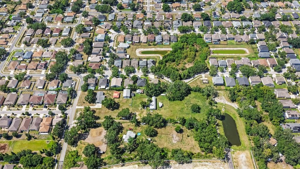 На продажу: $475,000 (2.08 acres)
