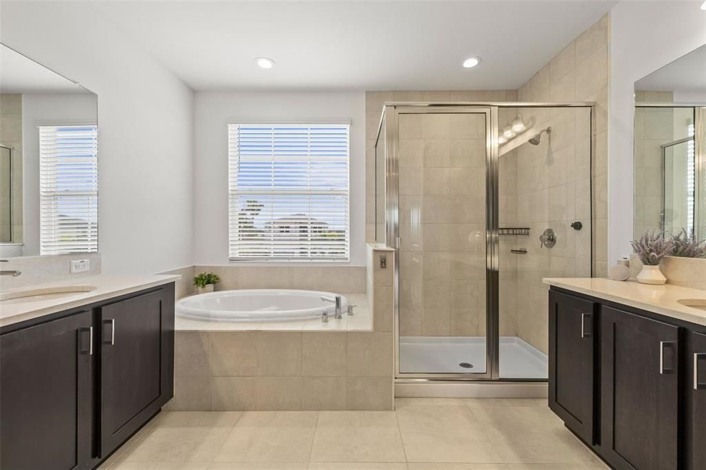 En Venta: $650,000 (5 camas, 4 baños, 2961 Pies cuadrados)