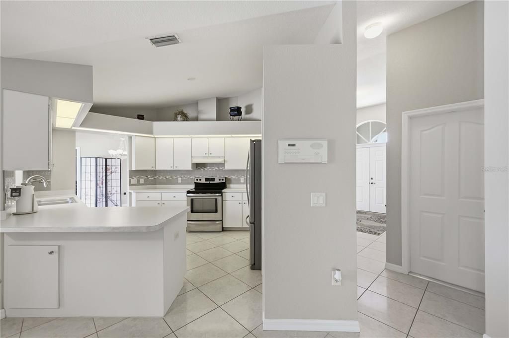 En Venta: $575,000 (3 camas, 2 baños, 2166 Pies cuadrados)