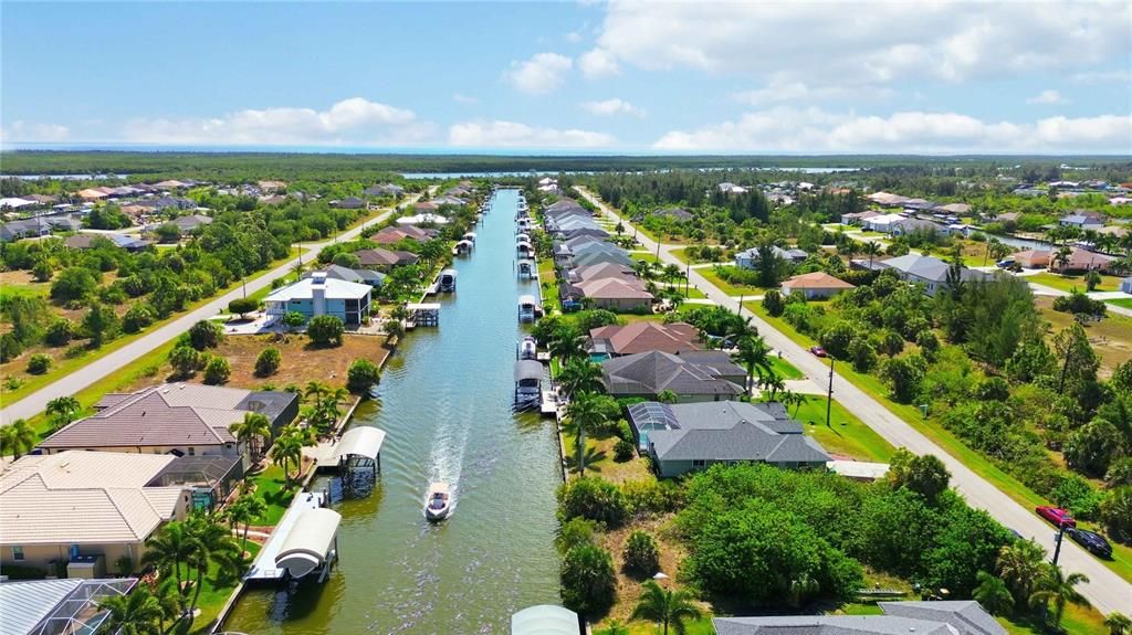 En Venta: $575,000 (3 camas, 2 baños, 2166 Pies cuadrados)
