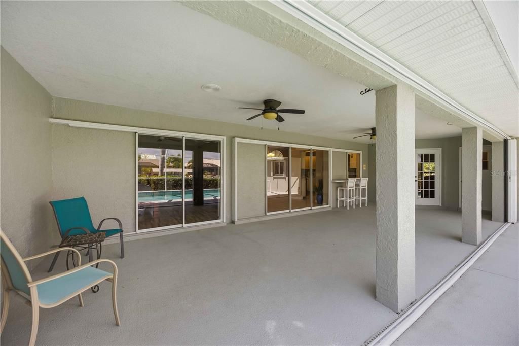 En Venta: $575,000 (3 camas, 2 baños, 2166 Pies cuadrados)