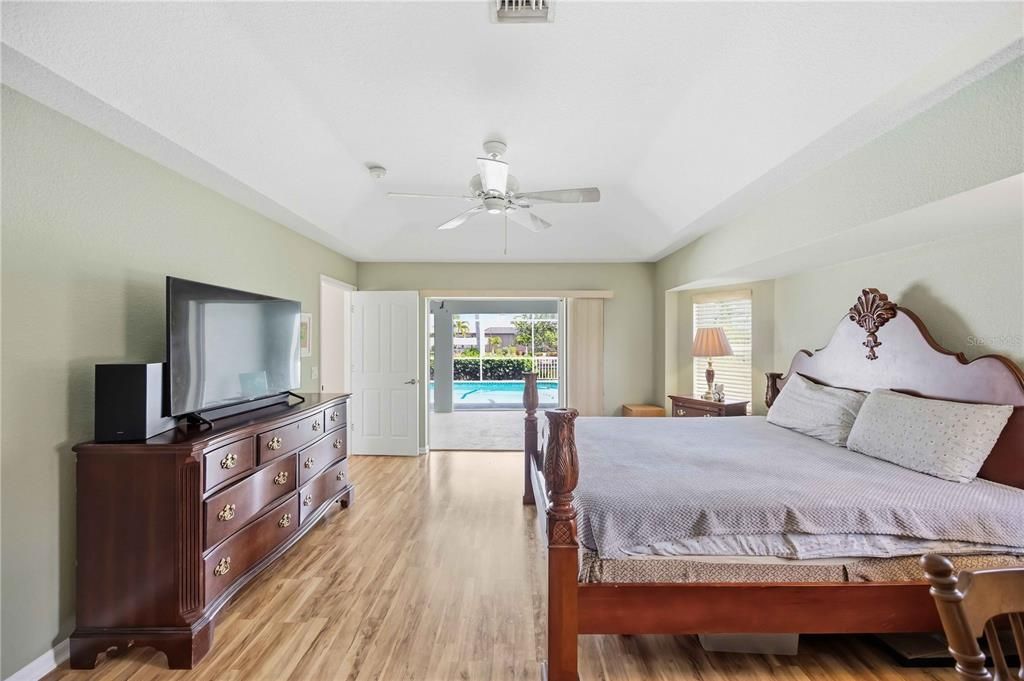 En Venta: $575,000 (3 camas, 2 baños, 2166 Pies cuadrados)