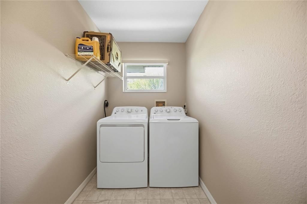 En Venta: $575,000 (3 camas, 2 baños, 2166 Pies cuadrados)