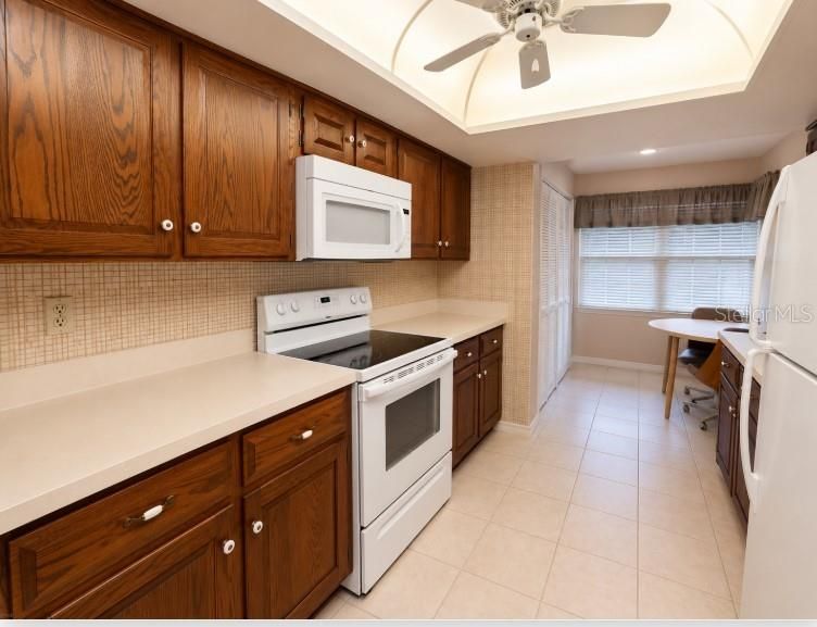 Active With Contract: $246,900 (2 beds, 2 baths, 1459 Square Feet)
