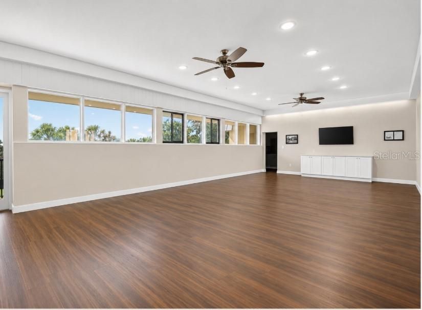 Active With Contract: $246,900 (2 beds, 2 baths, 1459 Square Feet)